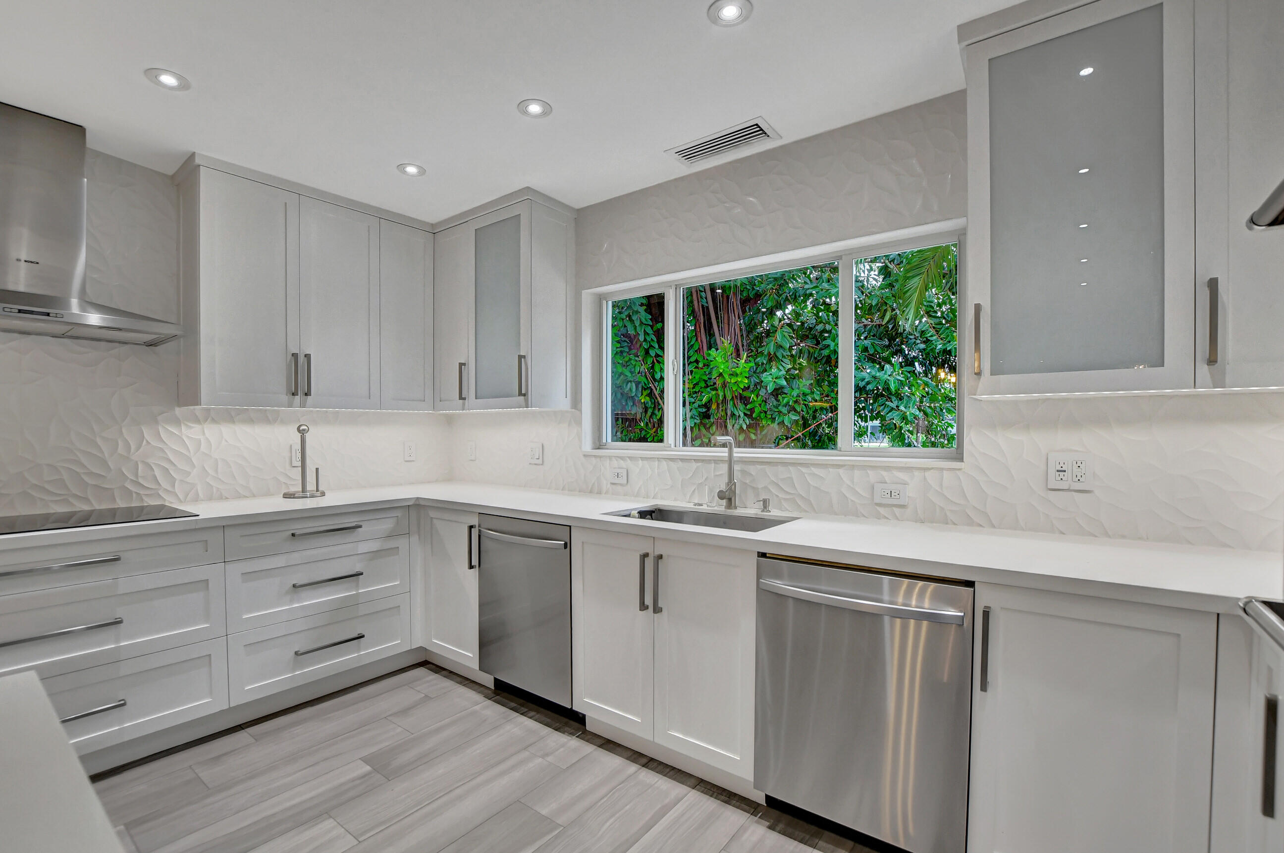 1107 Southwest 2nd Street Boca Raton, FL 33486 - Photo 7 of 34 14_dsc_3521