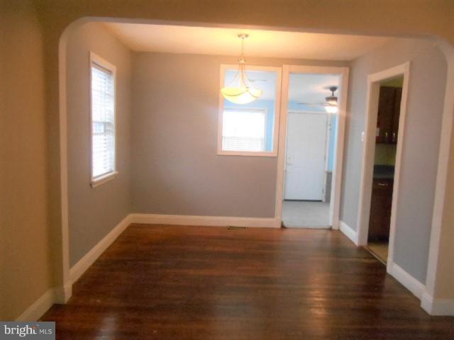 35 Lea Road New Castle, DE 19720 - Photo 5 of 16 Dining Room