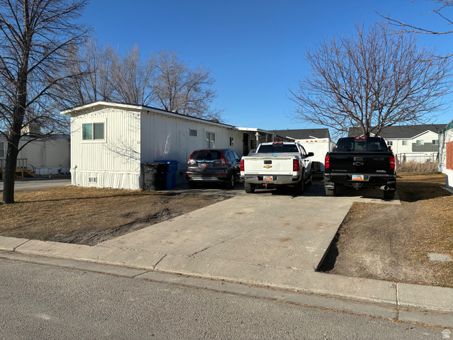 View of front facade featuring a residential view