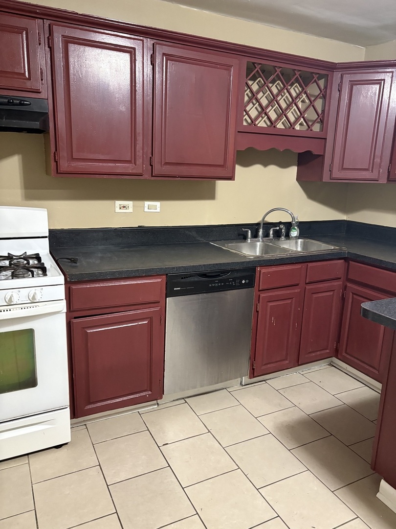 2035 171st Street Hazel Crest, IL 60429 - Photo 4 of 17