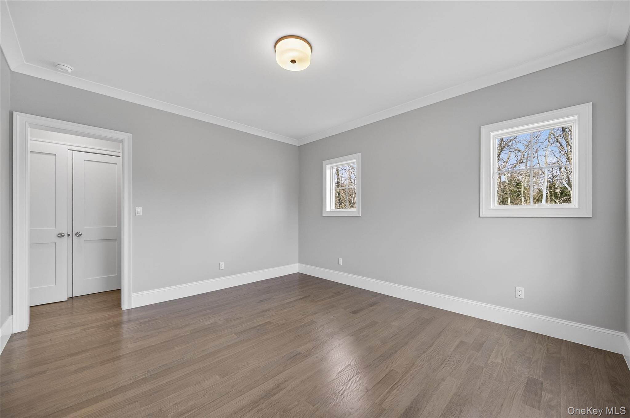 208 Cow Neck Road Port Washington, NY 11050 - Photo 14 of 39