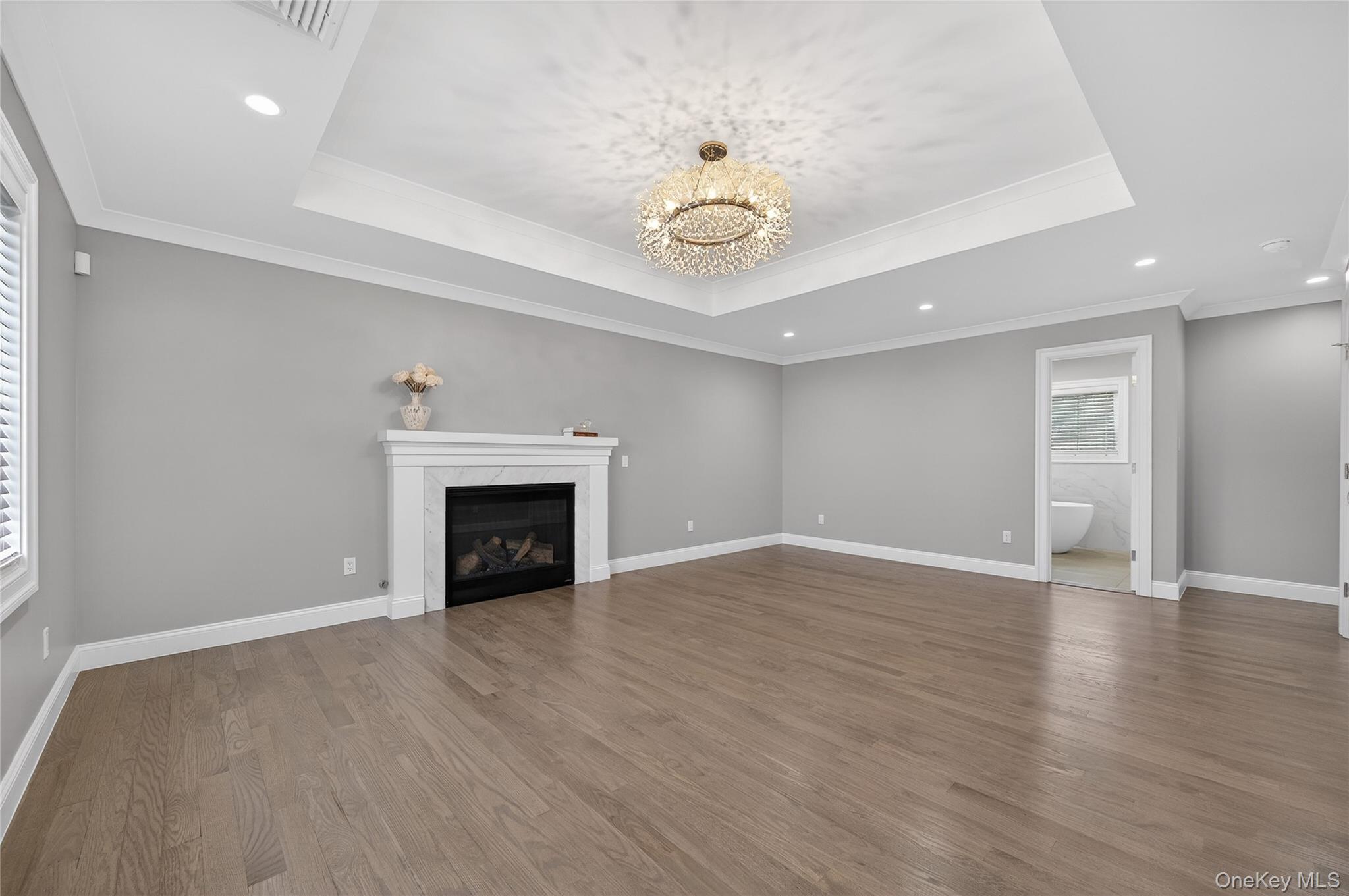 208 Cow Neck Road Port Washington, NY 11050 - Photo 18 of 39