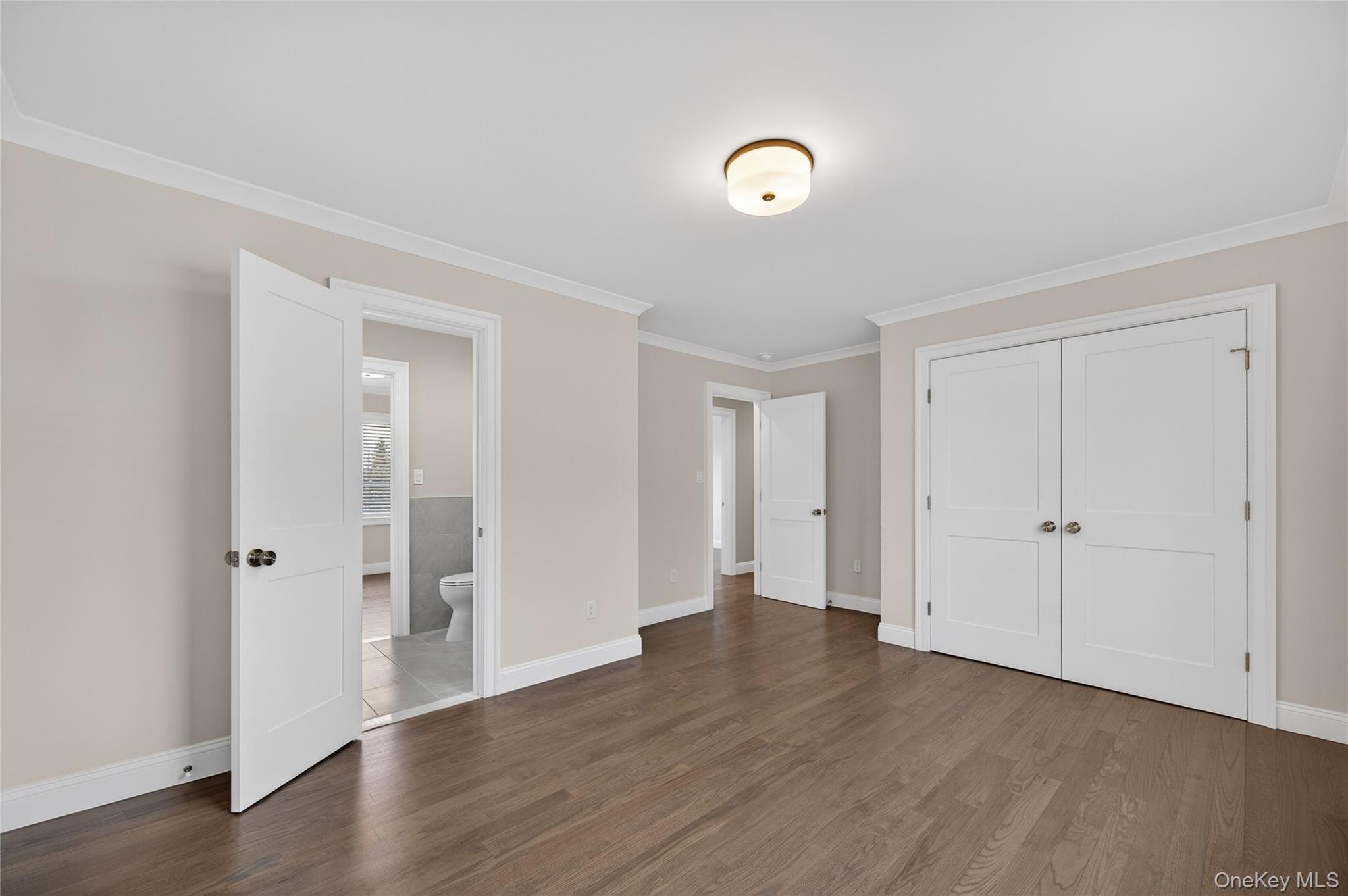 208 Cow Neck Road Port Washington, NY 11050 - Photo 30 of 39