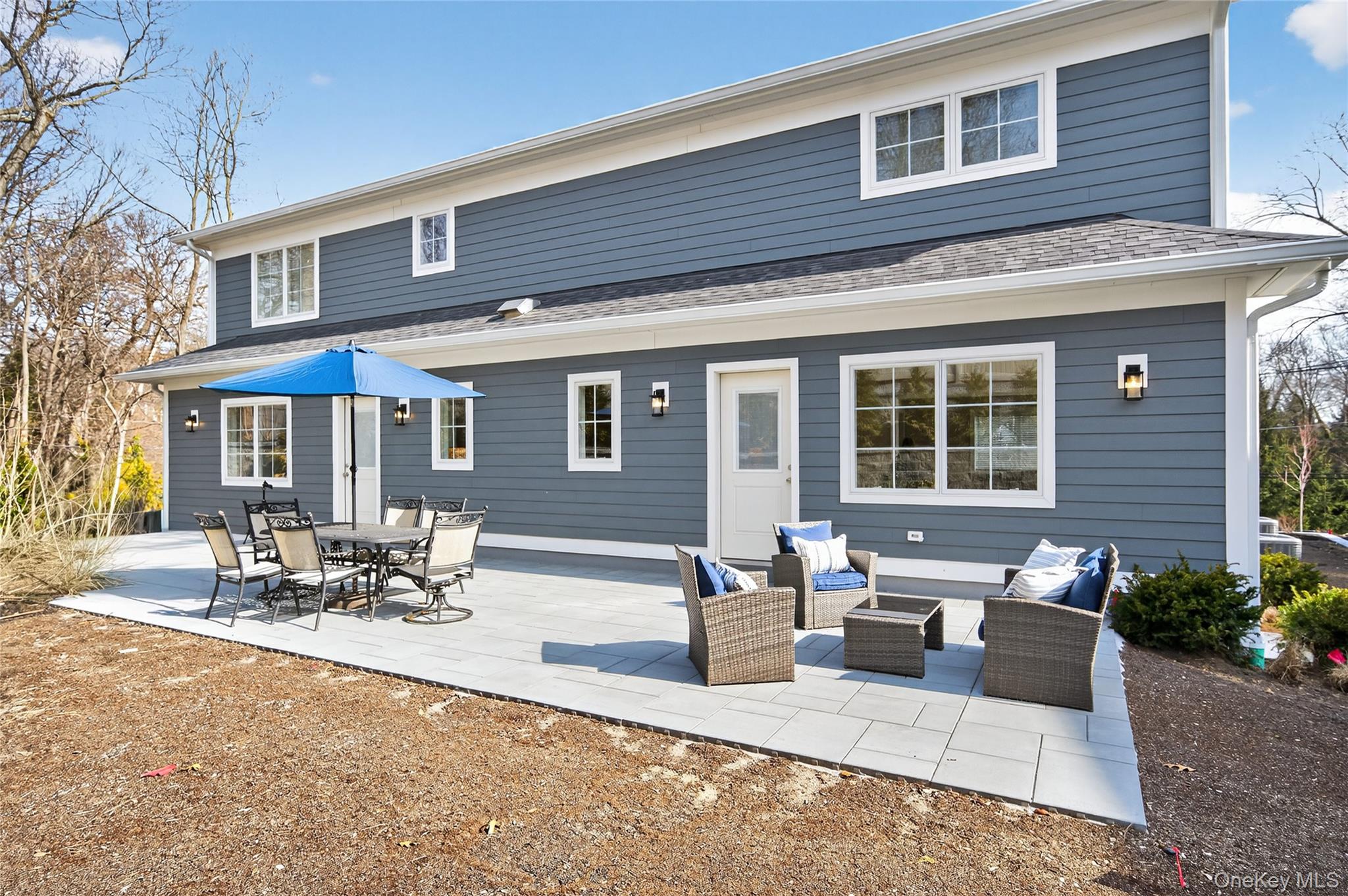 208 Cow Neck Road Port Washington, NY 11050 - Photo 35 of 39
