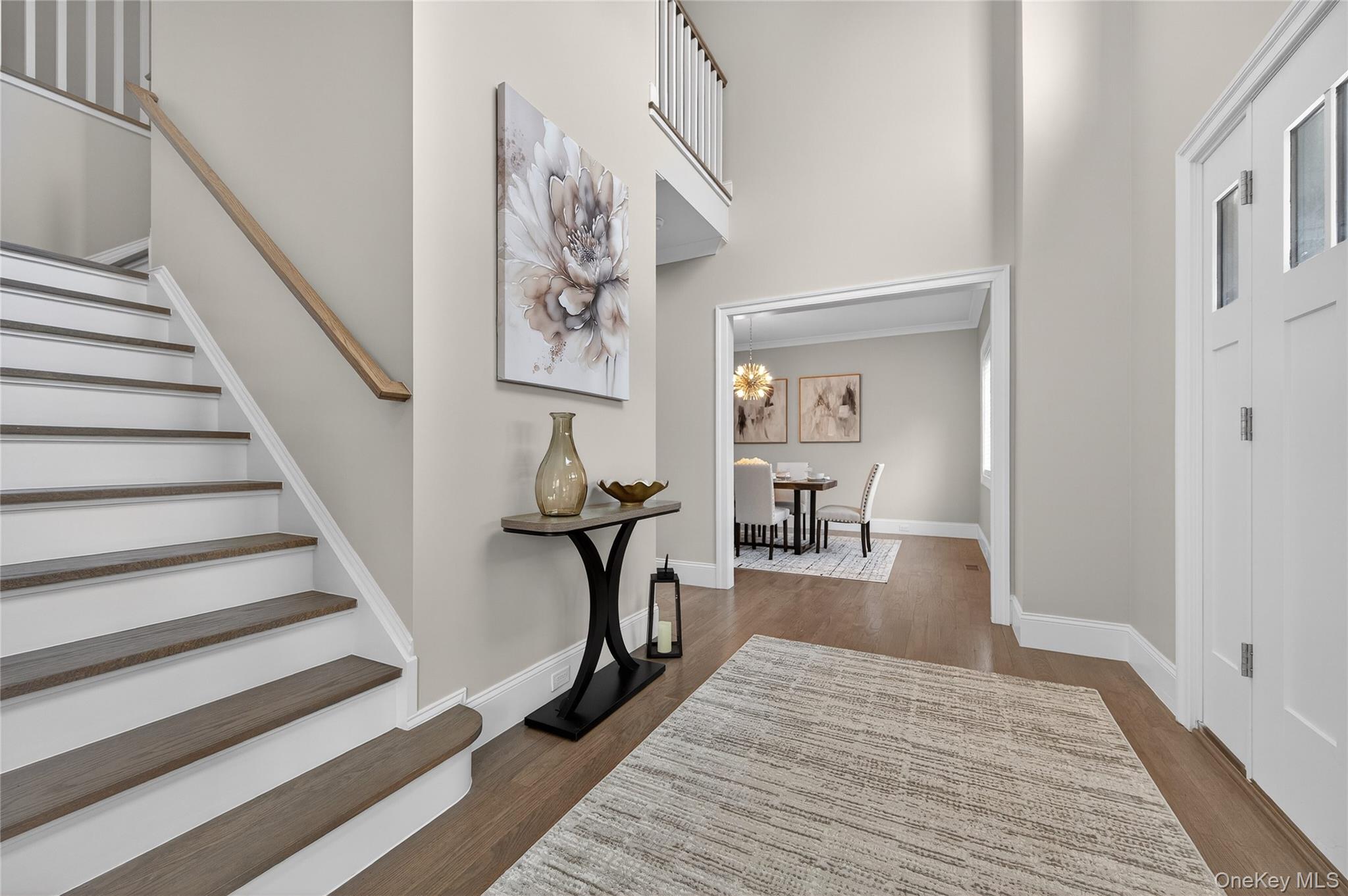 208 Cow Neck Road Port Washington, NY 11050 - Photo 5 of 39