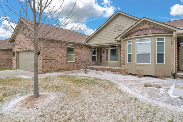 $379,900 | 3806 Partagas Drive, Unit 48, Sterling Heights, MI 48310