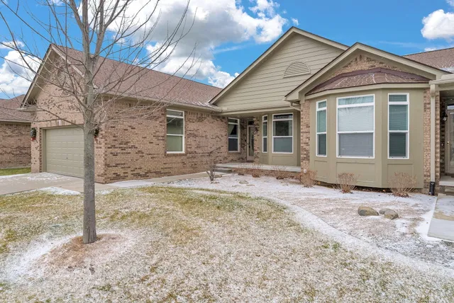 $389,900 | 3806 Partagas Drive, Unit 48, Sterling Heights, MI 48310