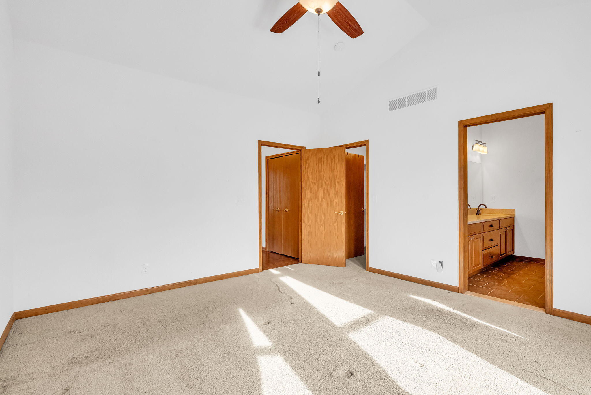 3806 Partagas Drive, Unit 48 Sterling Heights, MI 48310 - Photo 15 of 28 Primary Bed