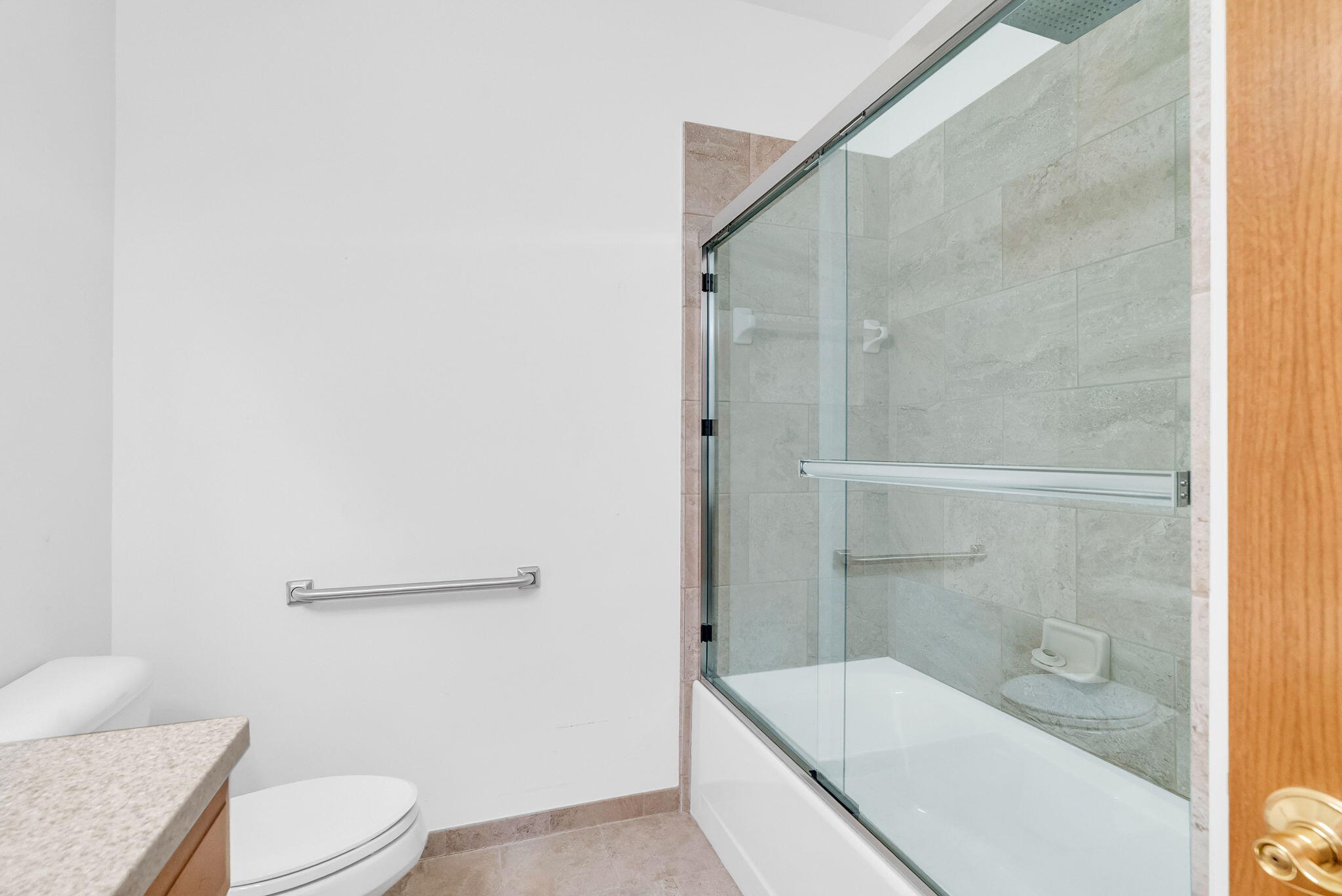 3806 Partagas Drive, Unit 48 Sterling Heights, MI 48310 - Photo 21 of 28 Bath2