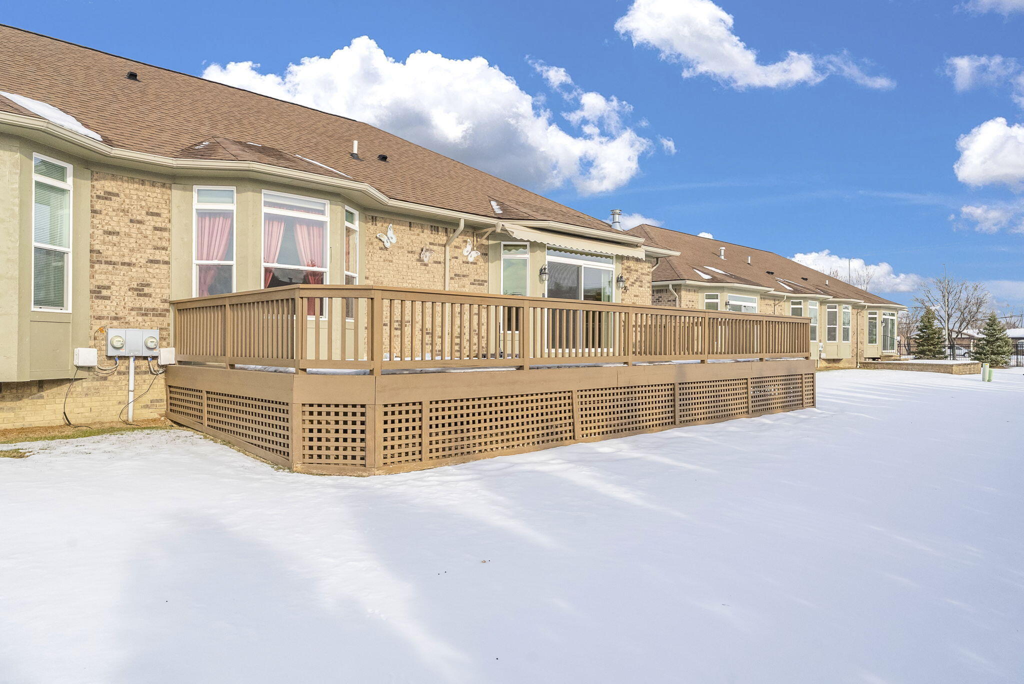 3806 Partagas Drive, Unit 48 Sterling Heights, MI 48310 - Photo 27 of 28 Large decking3