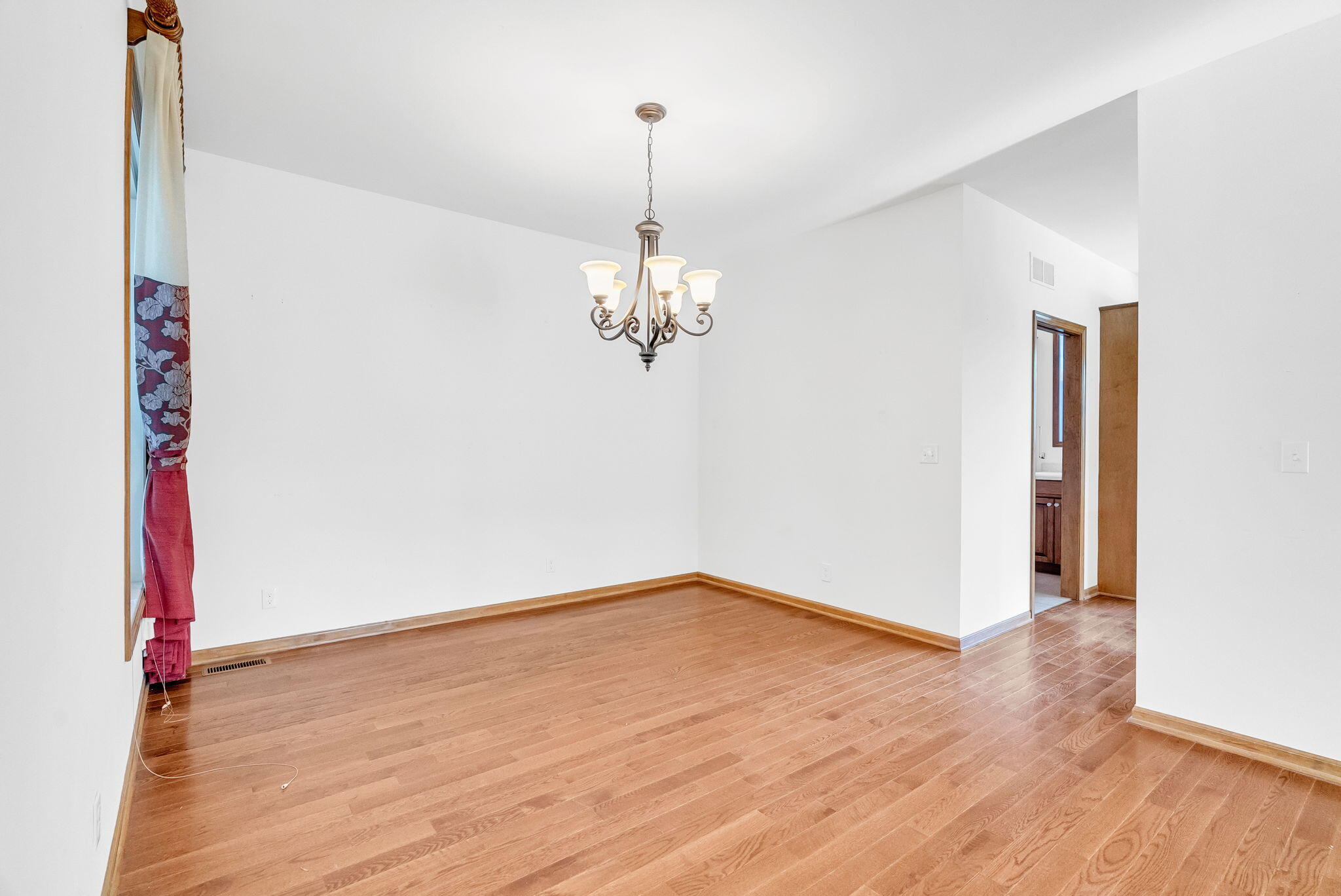3806 Partagas Drive, Unit 48 Sterling Heights, MI 48310 - Photo 8 of 28 Formal Dining