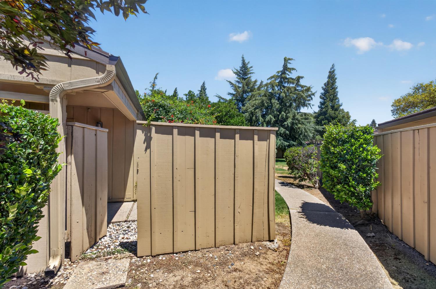 1338 Hunn Road, Unit 26 Yuba City, CA 95993 - Photo 44 of 58 Side Gate Leaving the Backyard