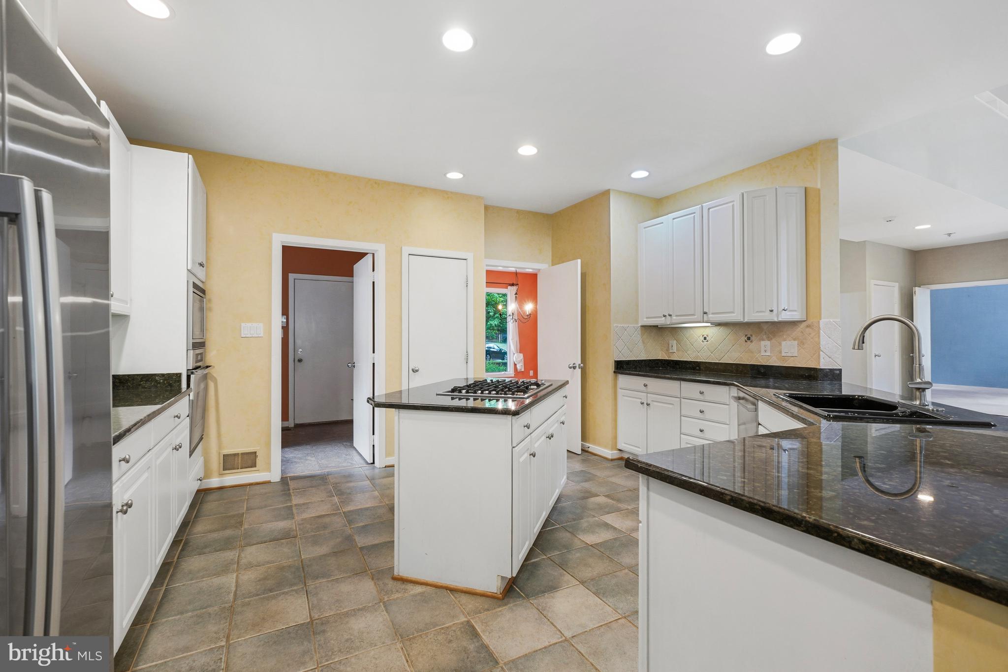 1104 Water Pointe Lane Reston, VA 20194 - Photo 11 of 44