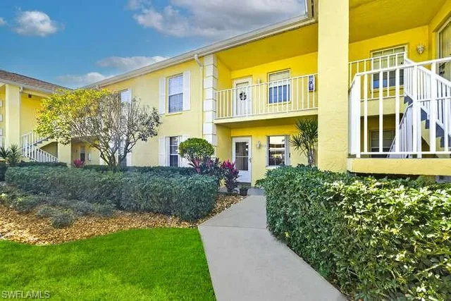 $220,000 | 2596 Kings Lake Boulevard, Unit 5103, Naples, FL 34112