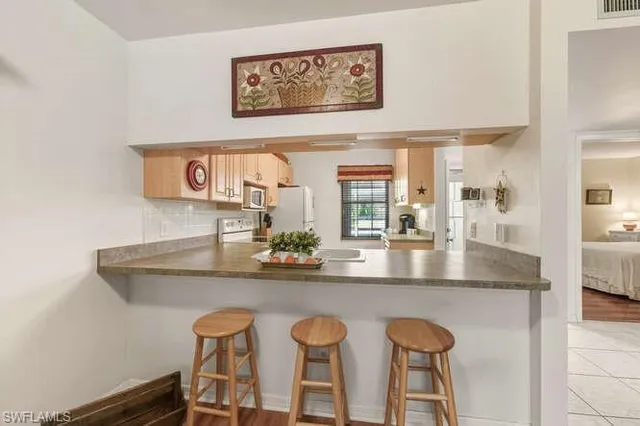 $220,000 | 2596 Kings Lake Boulevard, Unit 5103, Naples, FL 34112