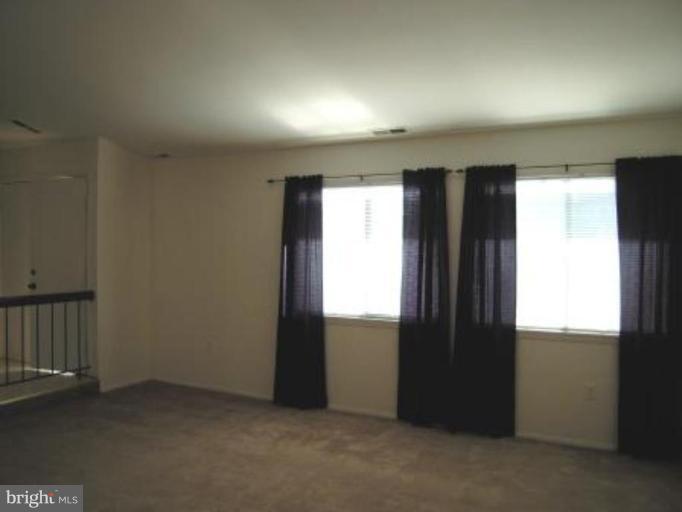 6905 Spelman Drive Springfield, VA 22153 - Photo 3 of 27 Living Room #2