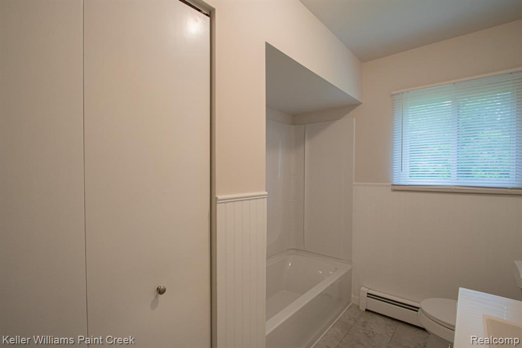 1220 Farnsworth Road Lapeer, MI 48446 - Photo 15 of 39