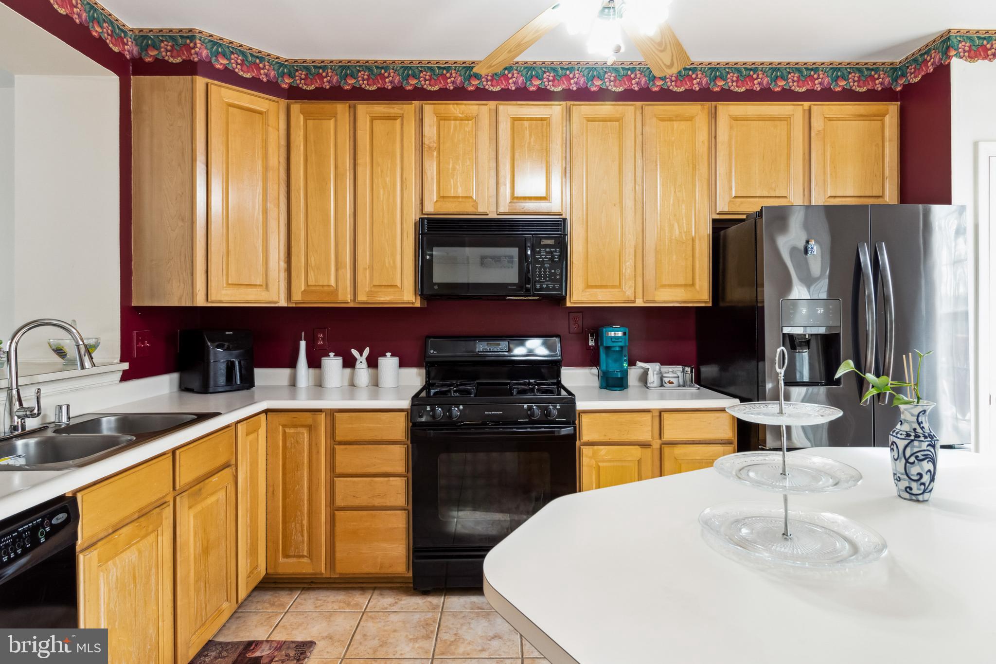 5209 Red Hill Way Rosedale, MD 21237 - Photo 14 of 36 Loads of cabinet space