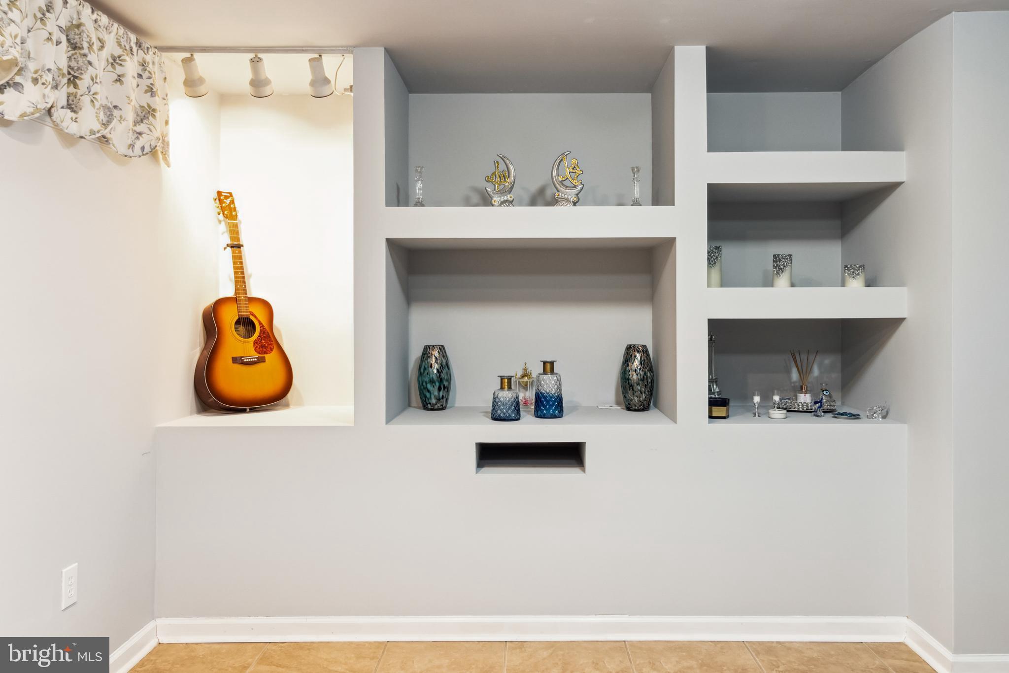 5209 Red Hill Way Rosedale, MD 21237 - Photo 19 of 36 Place to show your collections