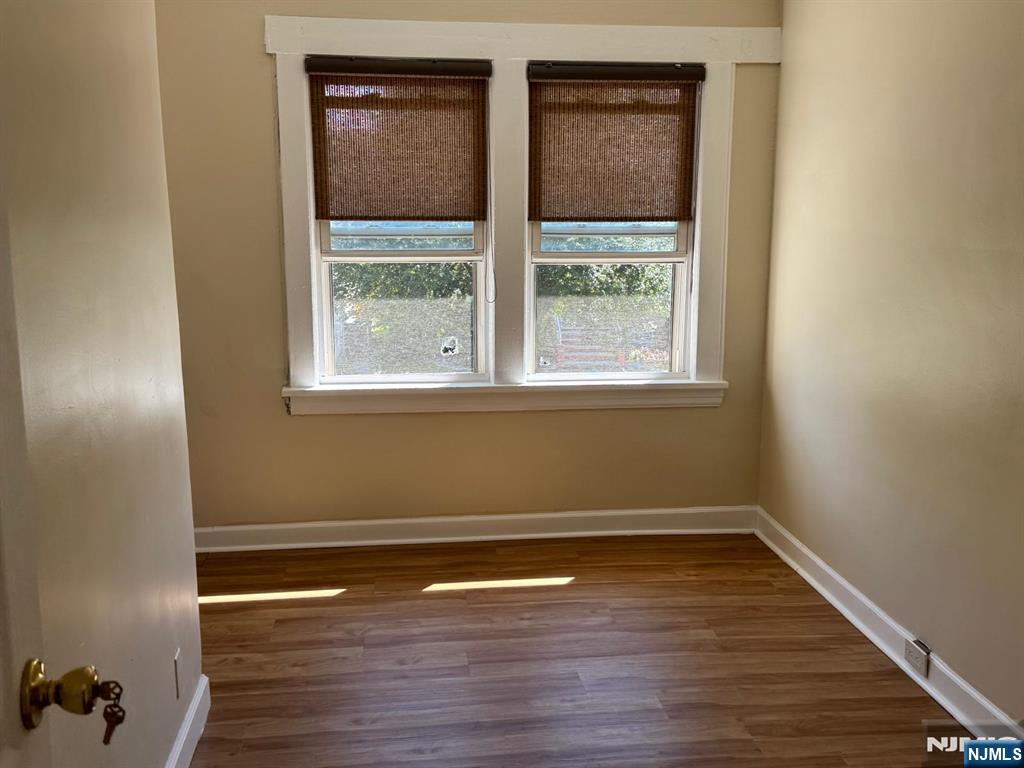 39 Van Buskirk Road Teaneck, NJ 07666 - Photo 9 of 17 Gallery Image 9
