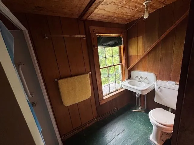 $795,000 | 190 Upper Edsall Road, Greensboro, VT 05841