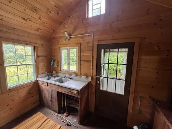 $795,000 | 190 Upper Edsall Road, Greensboro, VT 05841