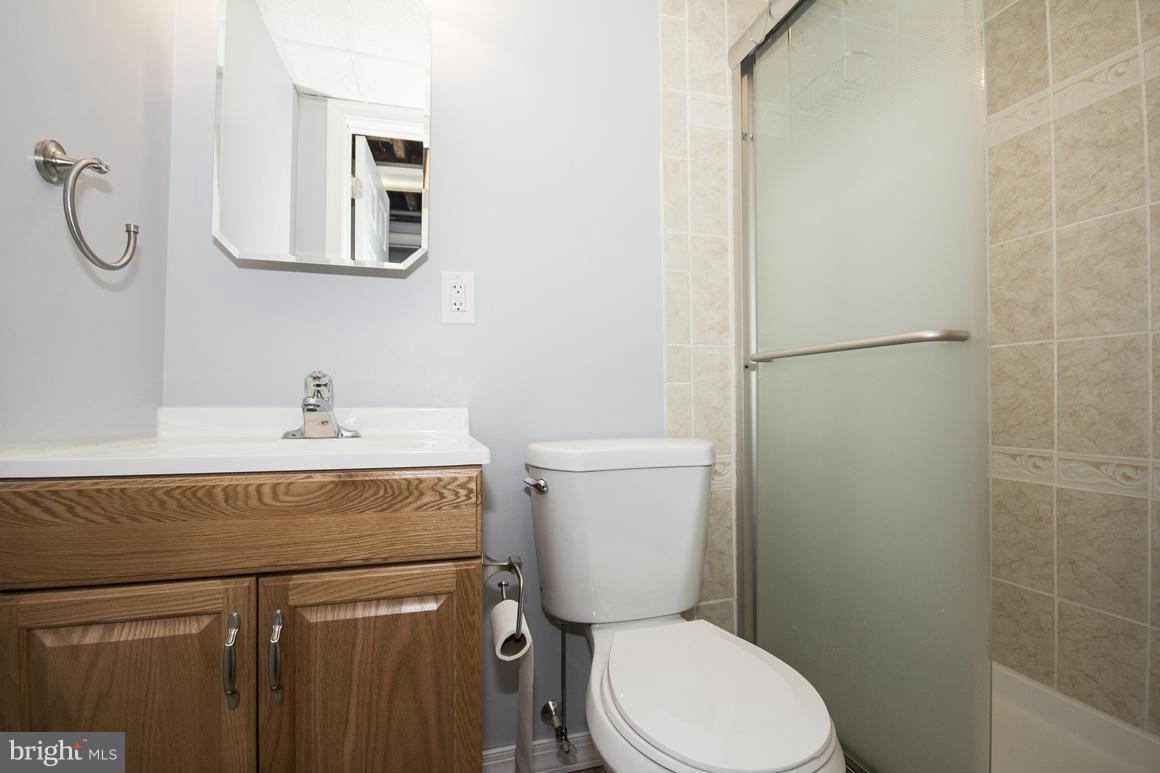 7828 Oakleigh Road Baltimore, MD 21234 - Photo 23 of 27 Bath