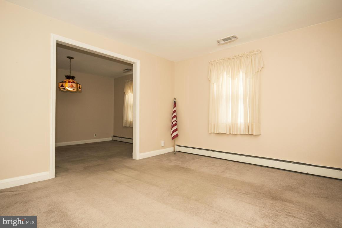 7828 Oakleigh Road Baltimore, MD 21234 - Photo 10 of 27 Dining Room