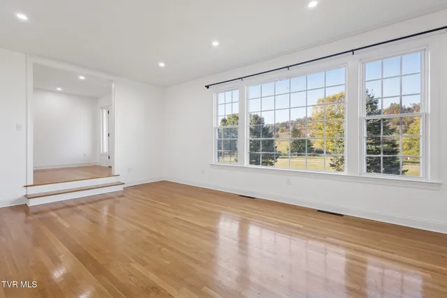 $499,900 | 21 Dodge Street, Lebanon, VA 24266