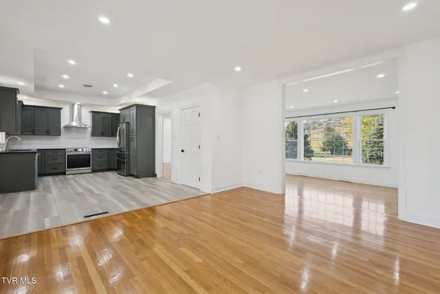 $385,900 | 21 Dodge Street, Lebanon, VA 24266