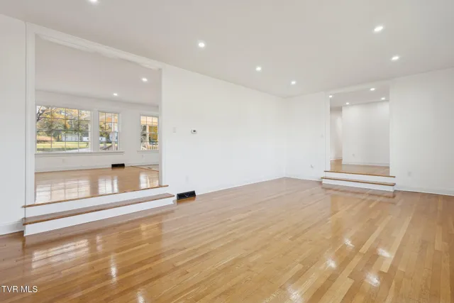 $499,900 | 21 Dodge Street, Lebanon, VA 24266