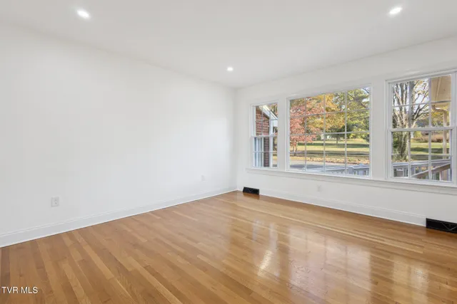 $385,900 | 21 Dodge Street, Lebanon, VA 24266