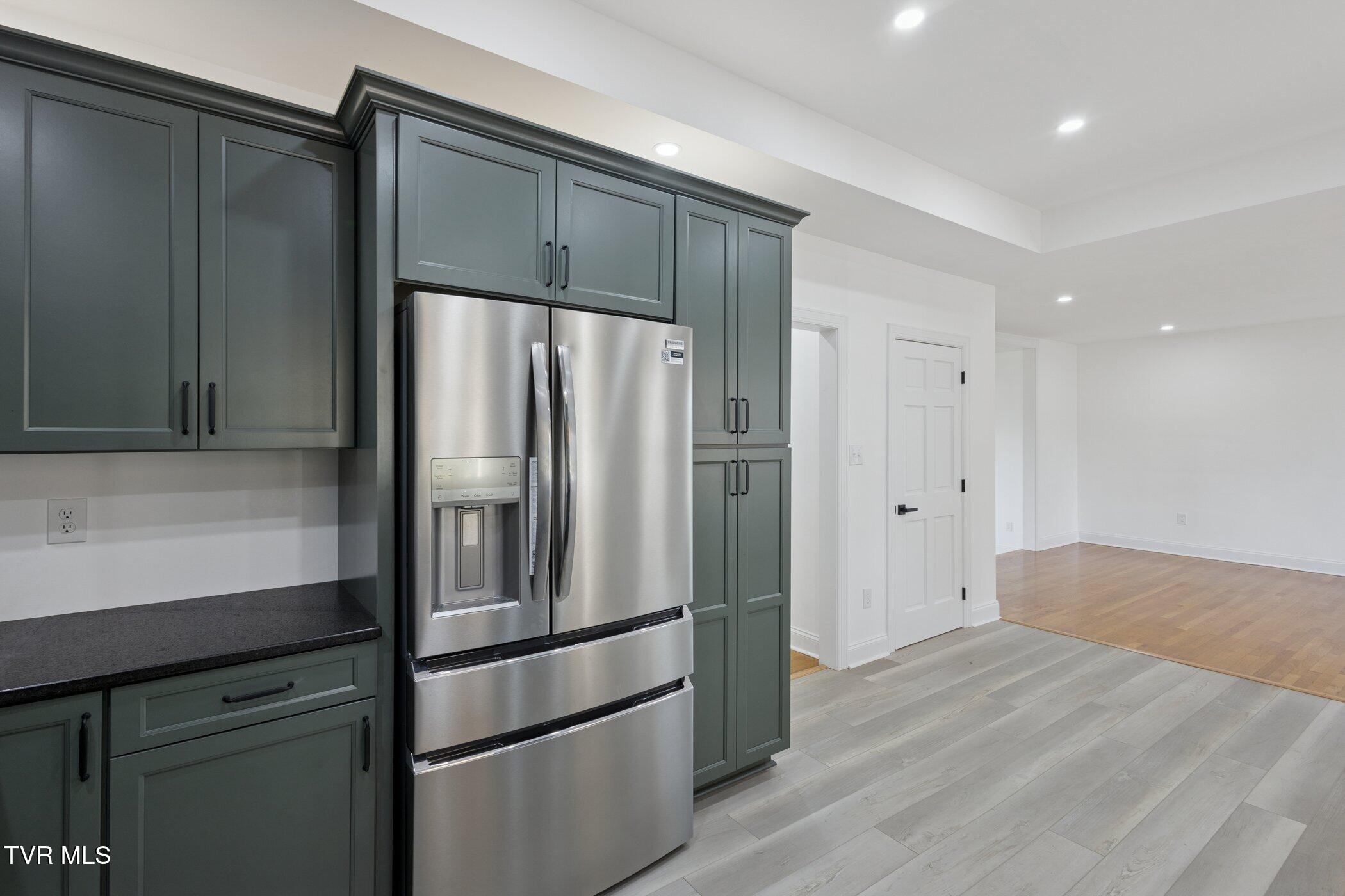 21 Dodge Street Lebanon, VA 24266 - Photo 17 of 41 21-Dodge-St-WindowStill 16