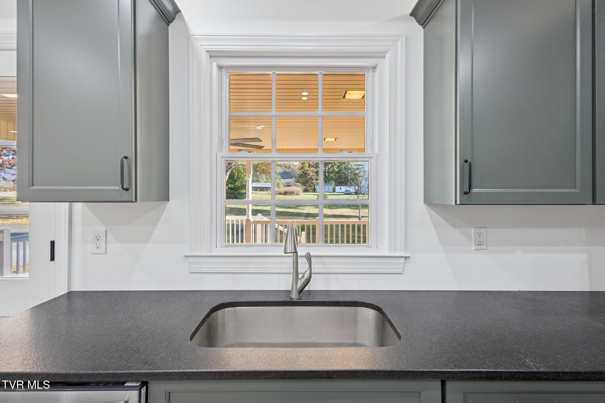 21 Dodge Street Lebanon, VA 24266 - Photo 18 of 41 21-Dodge-St-WindowStill 18