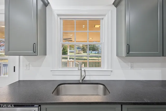 $499,900 | 21 Dodge Street, Lebanon, VA 24266