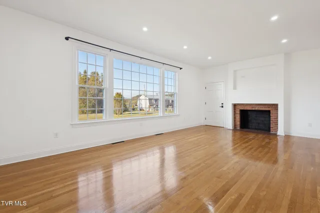 $385,900 | 21 Dodge Street, Lebanon, VA 24266