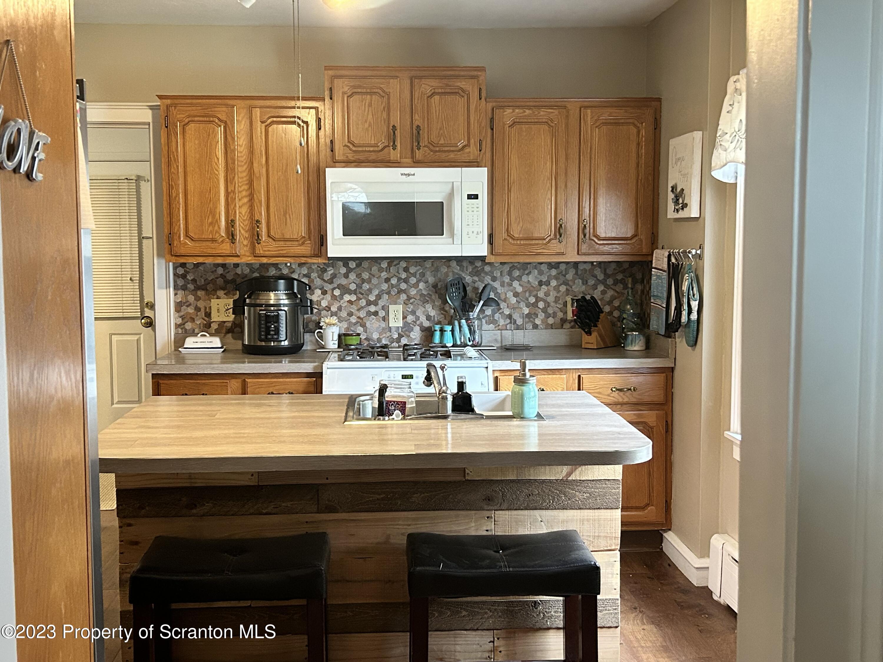 305 Newton Road Scranton, PA 18504 - Photo 8 of 37 Gallery Image 8