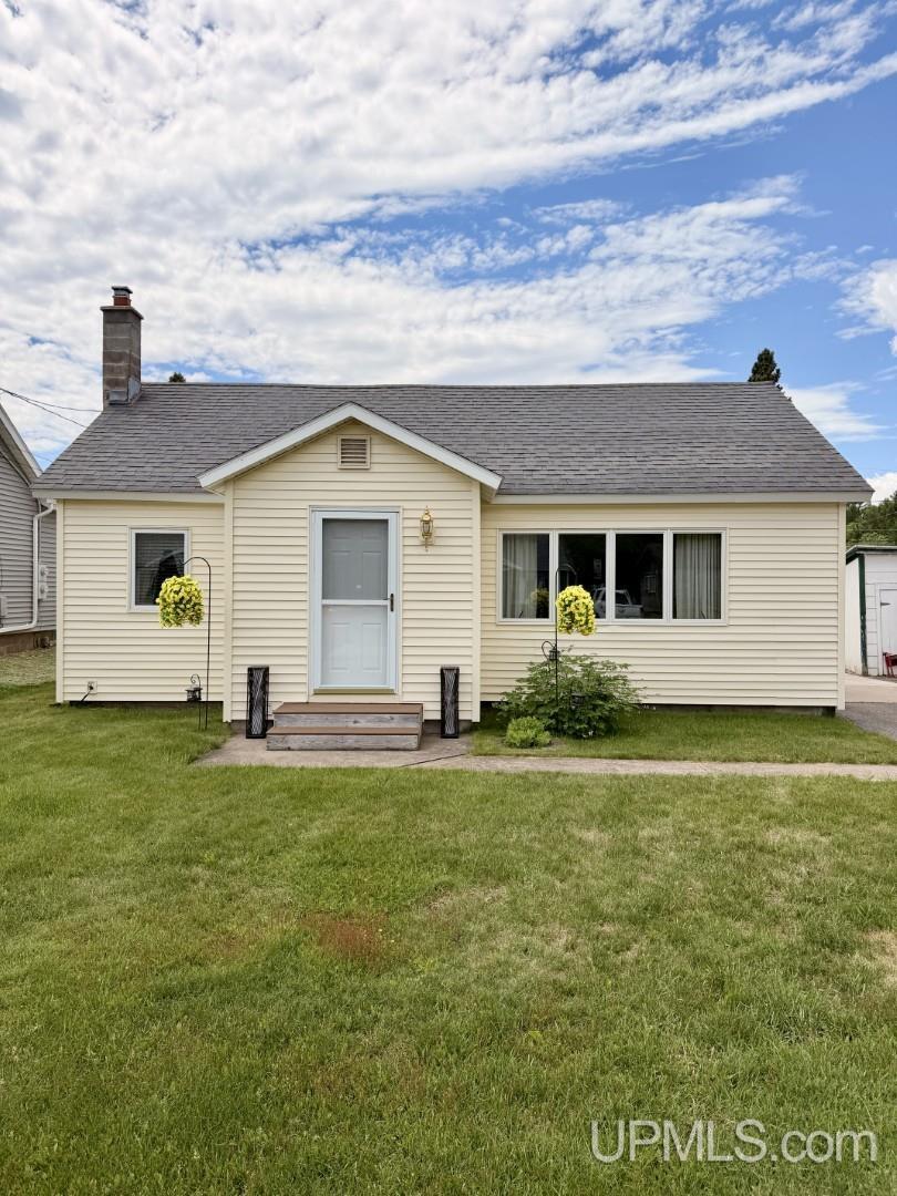 975 Cottage Street Ishpeming, MI 49849 - Photo 1 of 38