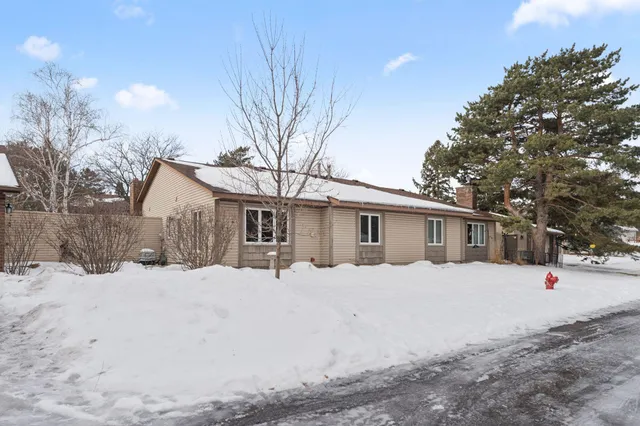 $179,900 | 4677 Stavern Point, Eagan, MN 55122