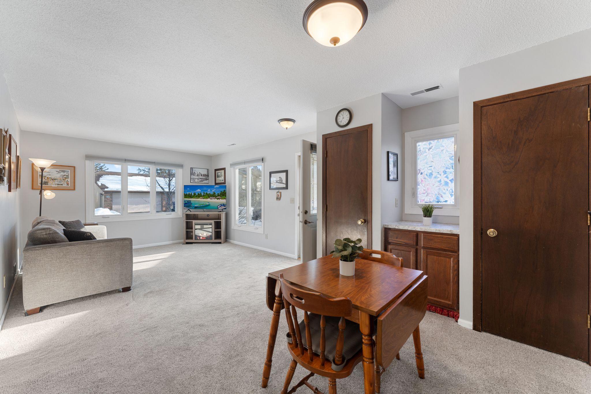 4677 Stavern Point Eagan, MN 55122 - Photo 3 of 26