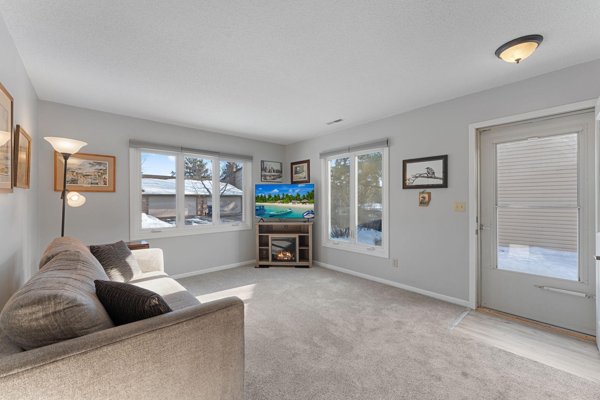 4677 Stavern Point Eagan, MN 55122 - Photo 4 of 26