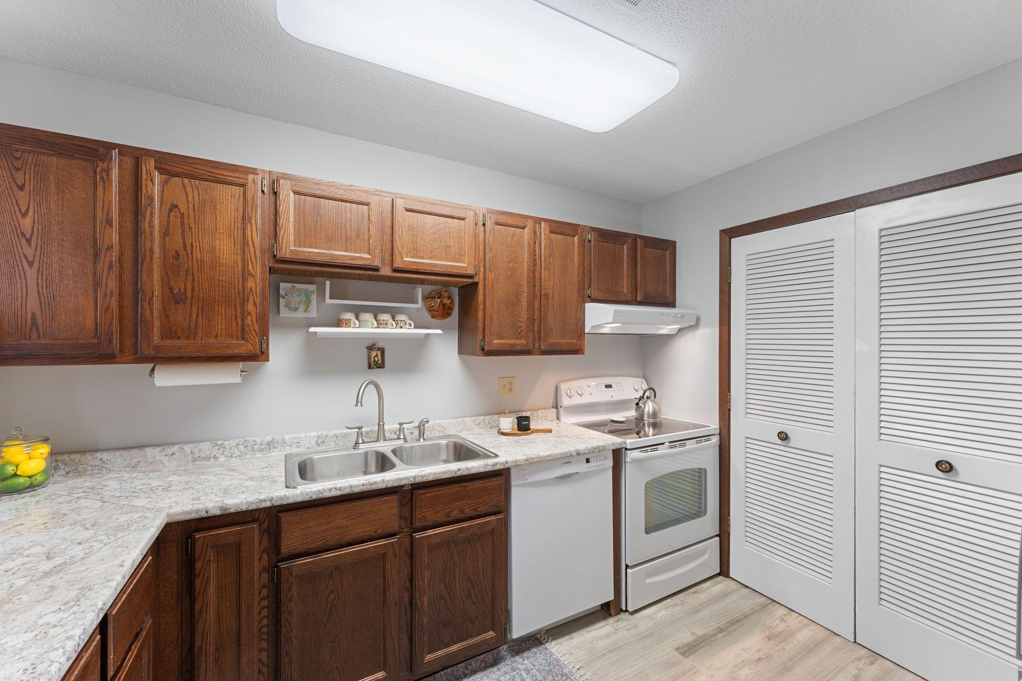 4677 Stavern Point Eagan, MN 55122 - Photo 10 of 26