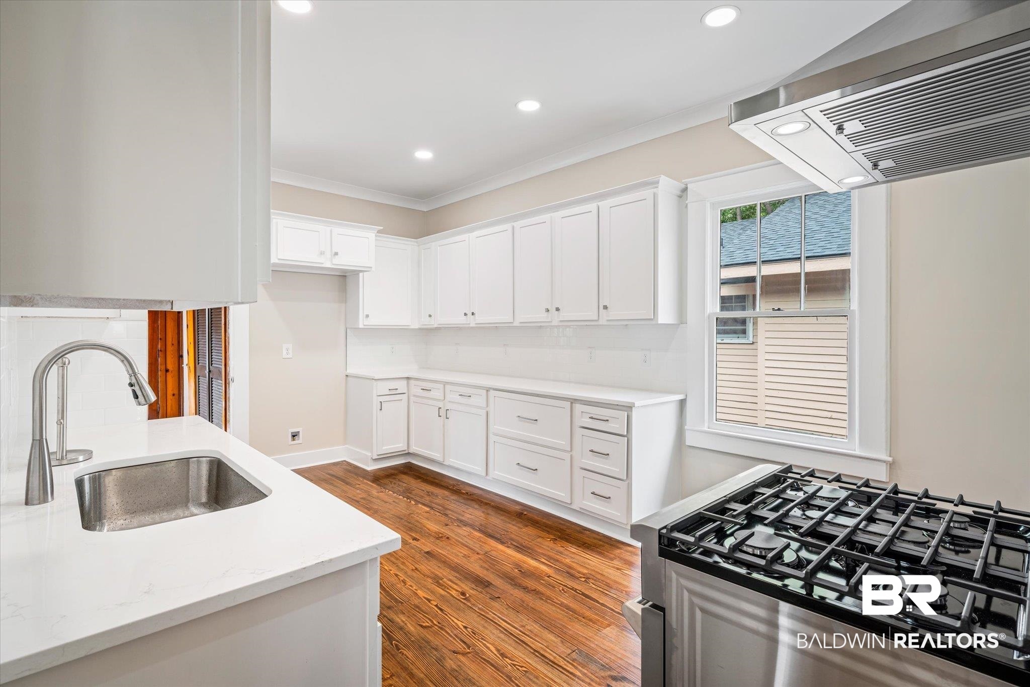 156 South Monterey Street Mobile, AL 36604 - Photo 17 of 33