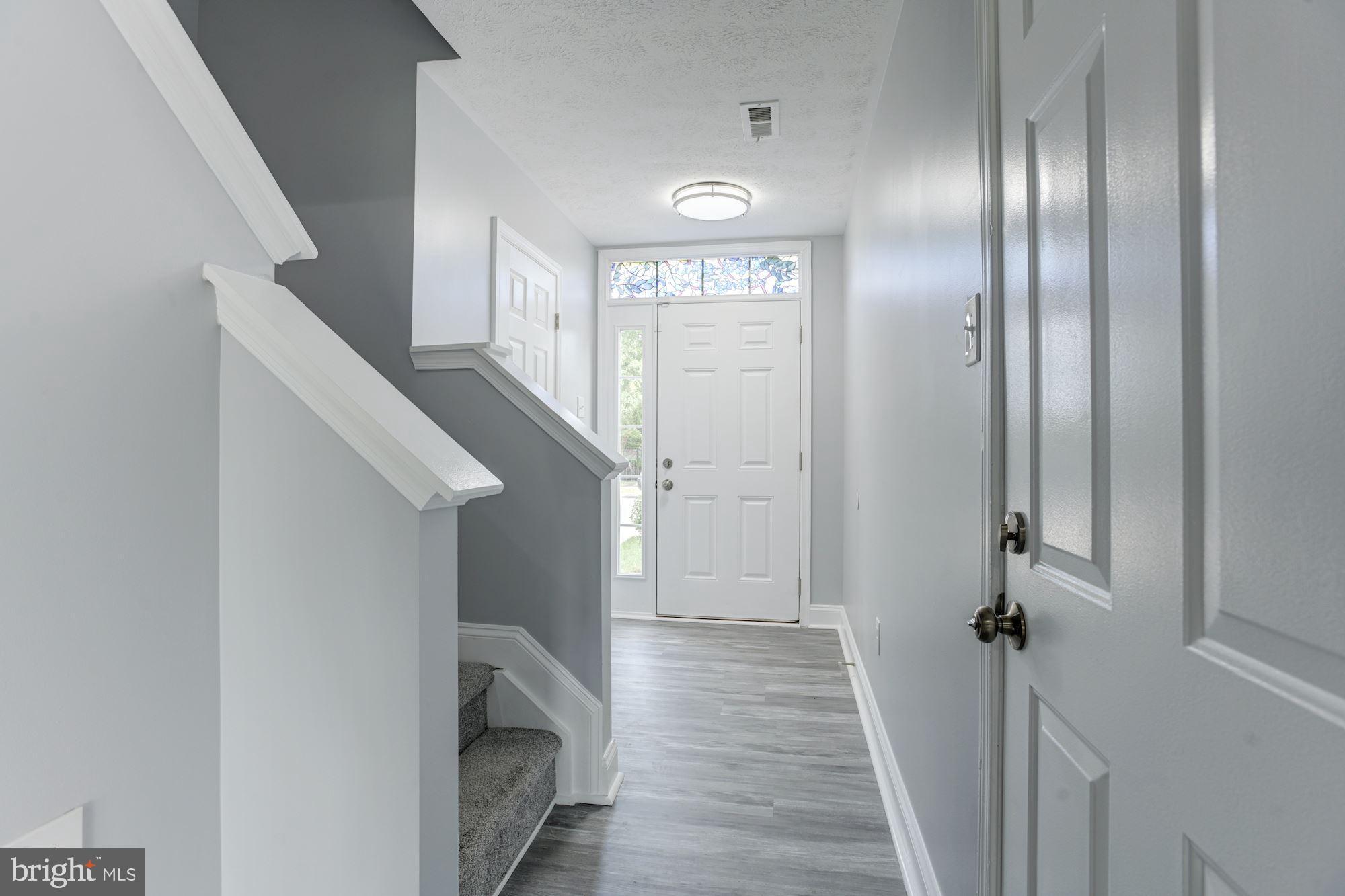 9804 Biggs Road Baltimore, MD 21220 - Photo 4 of 37 Foyer