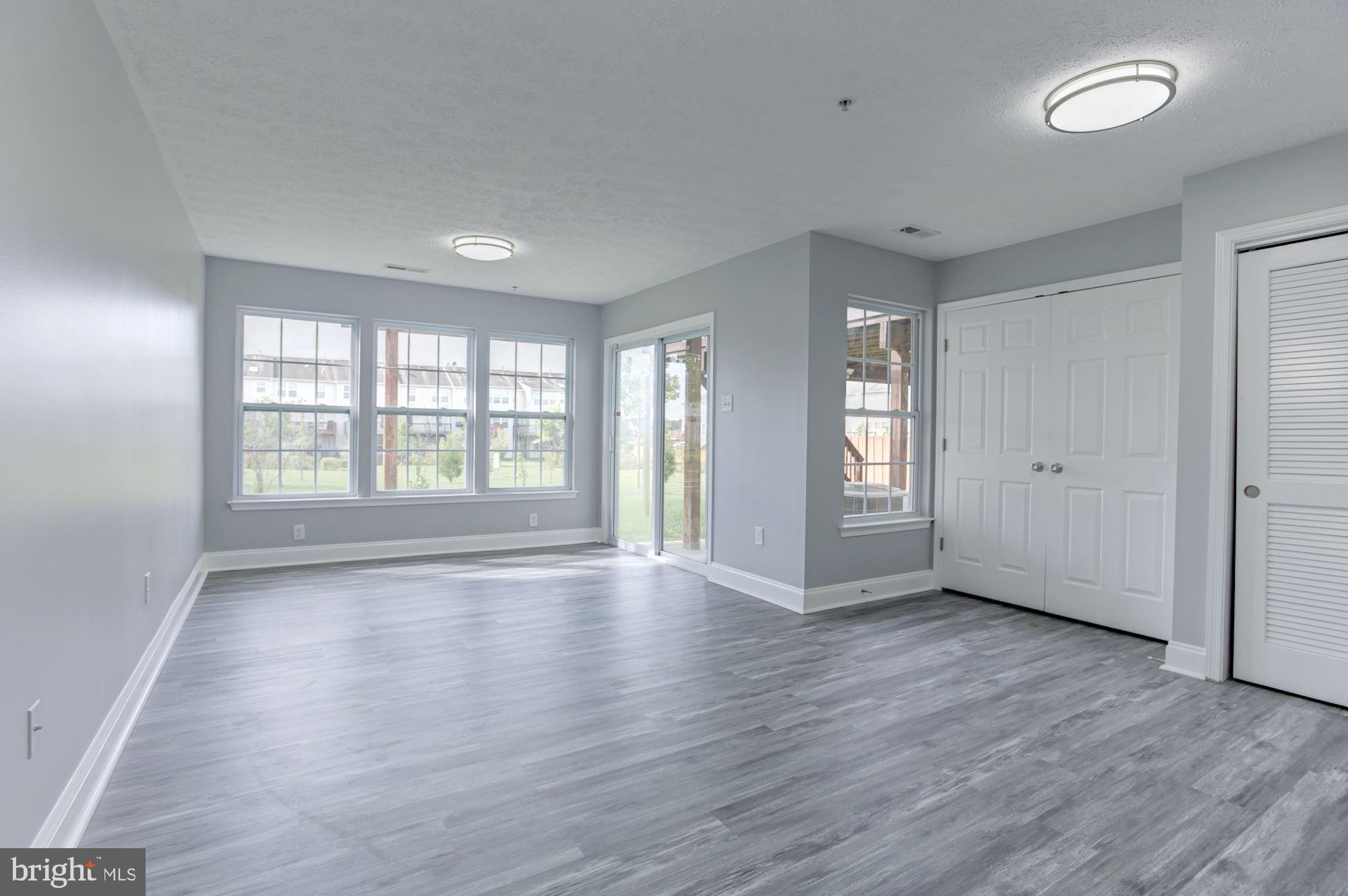 9804 Biggs Road Baltimore, MD 21220 - Photo 5 of 37 Family Room