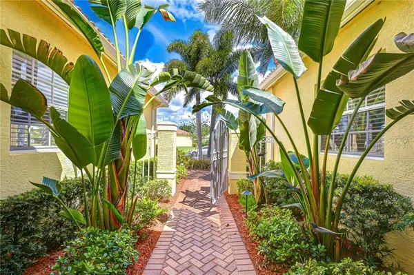 $825,000 | 5056 Ruby Flats Drive, Wimauma, FL 33598