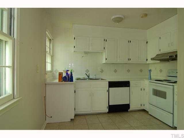 7836 Hemlock Court Raleigh, NC 27615 - Photo 3 of 10