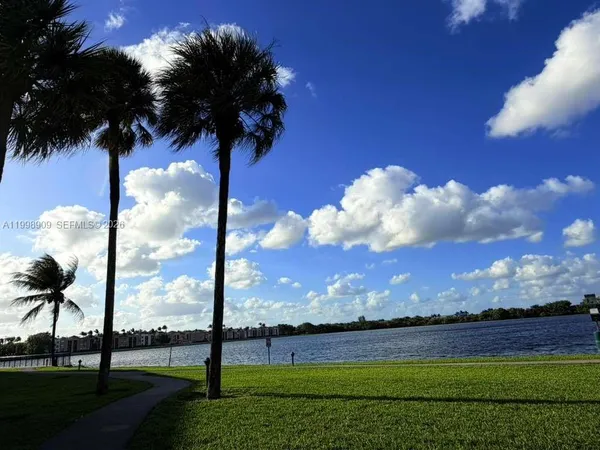 $2,700 | 15515 North Miami Lakeway, Unit 20211, Miami Lakes, FL 33014