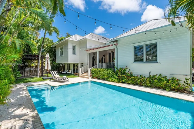 $4,545,000 | 285 West Enid Drive, Key Biscayne, FL 33149