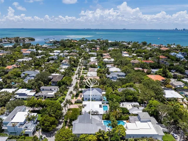 $4,545,000 | 285 West Enid Drive, Key Biscayne, FL 33149